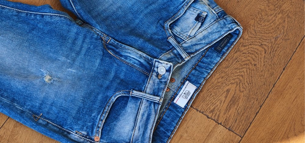 5 astuces toutes simples pour resserrer un jean à la taille