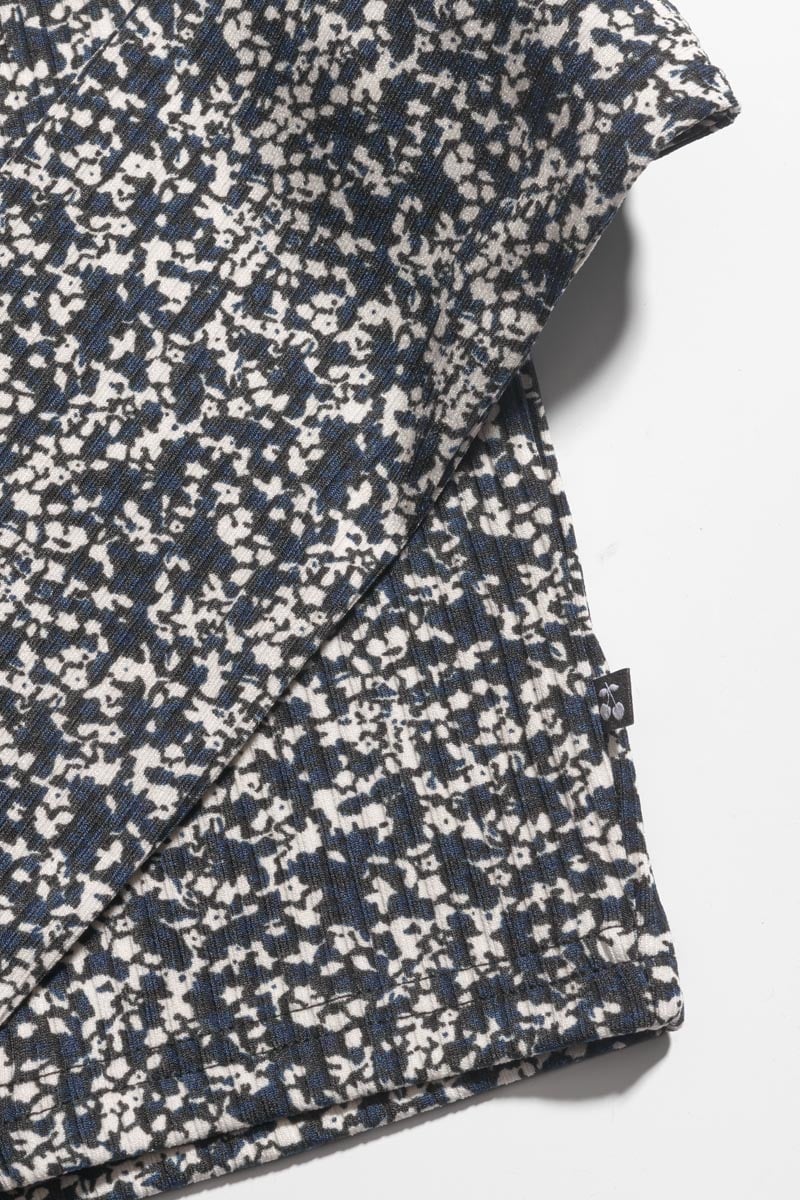 Cardigan Alvagi à motif floral bleu nuit et blanc