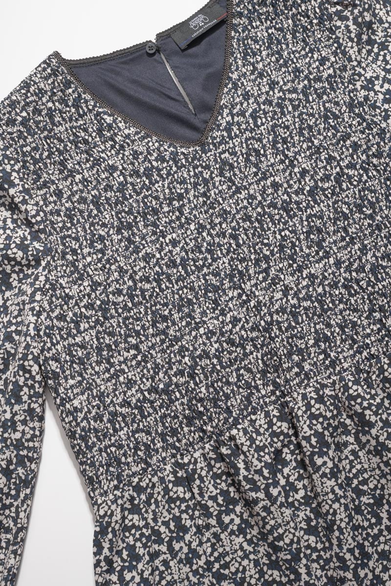 Robe Meyagi à motif floral bleu nuit et blanc