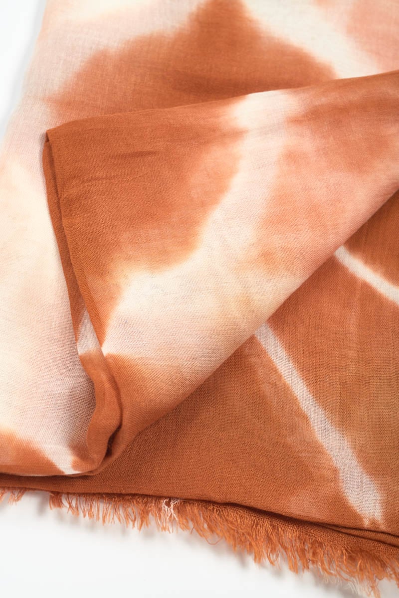 Foulard Arum orange à motif tie and dye