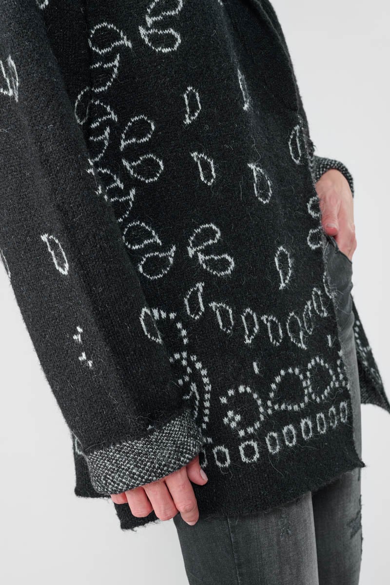 Cardigan Bao noir à motif cachemire