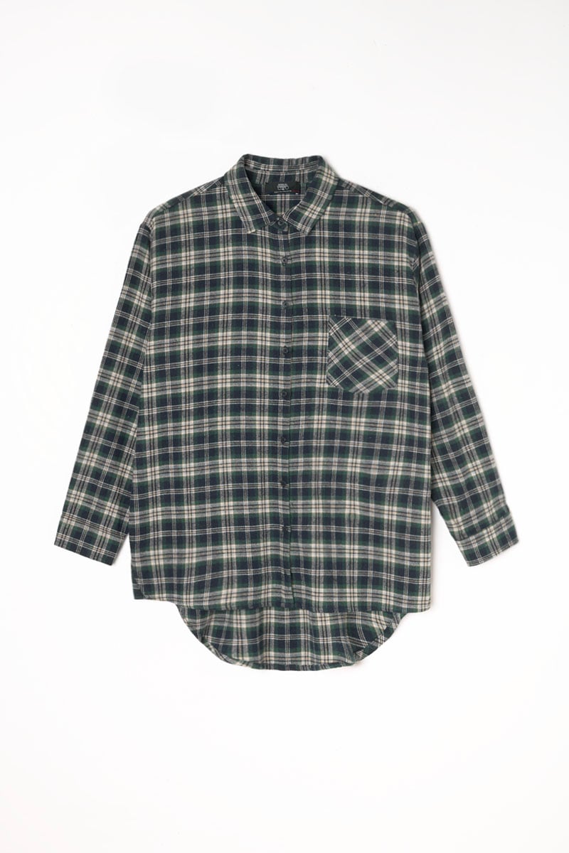 Chemise oversize Shangi en velours vert à carreaux