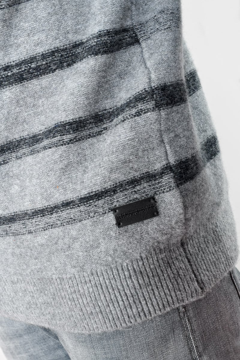 Pull Dunite gris à rayures