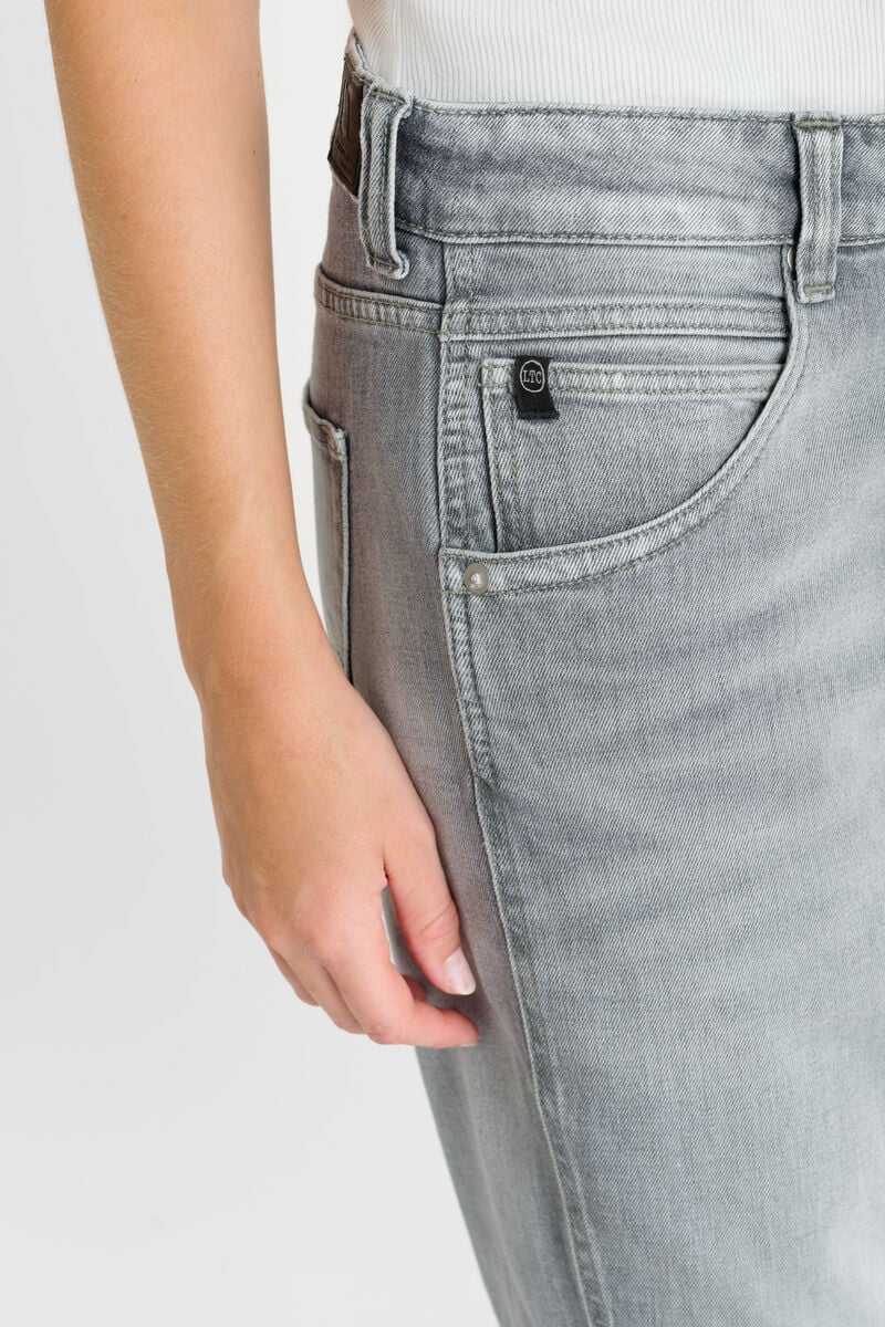 Jeans 400/60 girlfriend Jama gris N°3