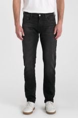 BLACK / BLACK