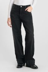 BLACK / BLACK