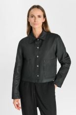 BLACK / BLACK