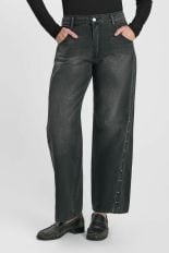 BLACK / BLACK
