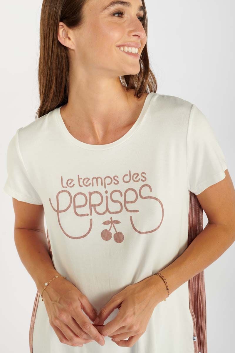 prêt Tee blanc Katya et : Femme porter T-shirt à : Cerises Shirt des Le Temps