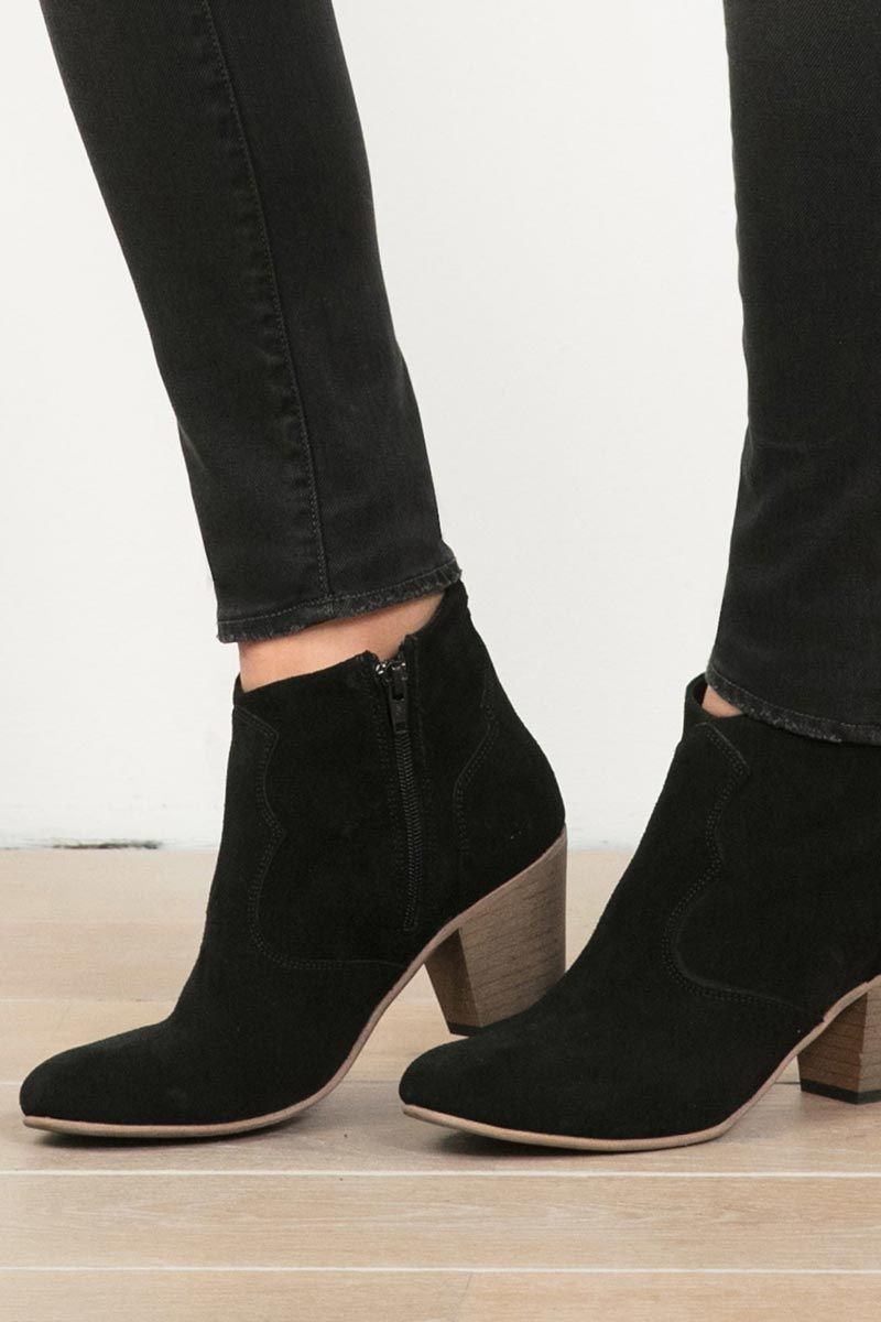 Bottines Taylor en daim noir Chaussures et pret a porter Femme Le Temps des Cerises