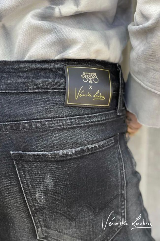 Bermuda Mary en jeans noir by Véronika Loubry