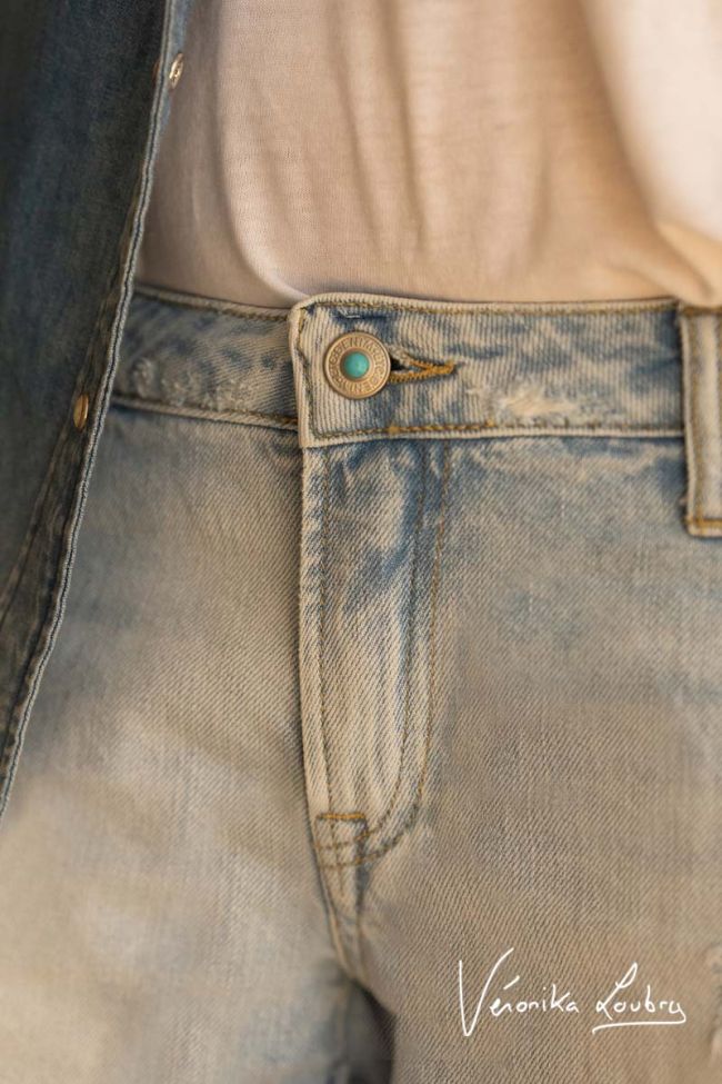 Short court Véronika en jeans bleu clair by Véronika Loubry