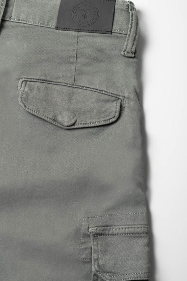 Pantalon Kalvin tapered arqué vert-gris 