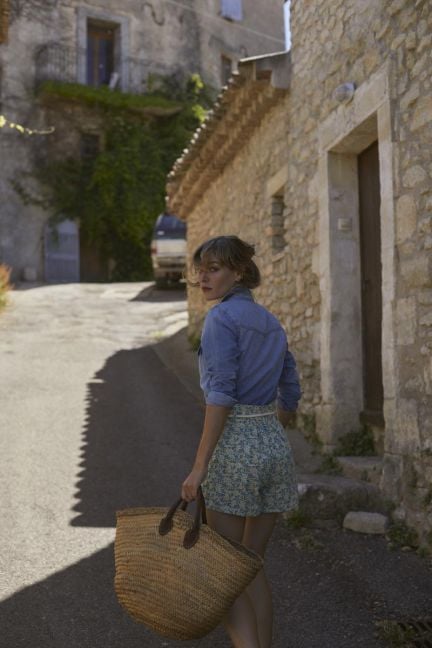 Short Lamet à motif fleuri vert et bleu