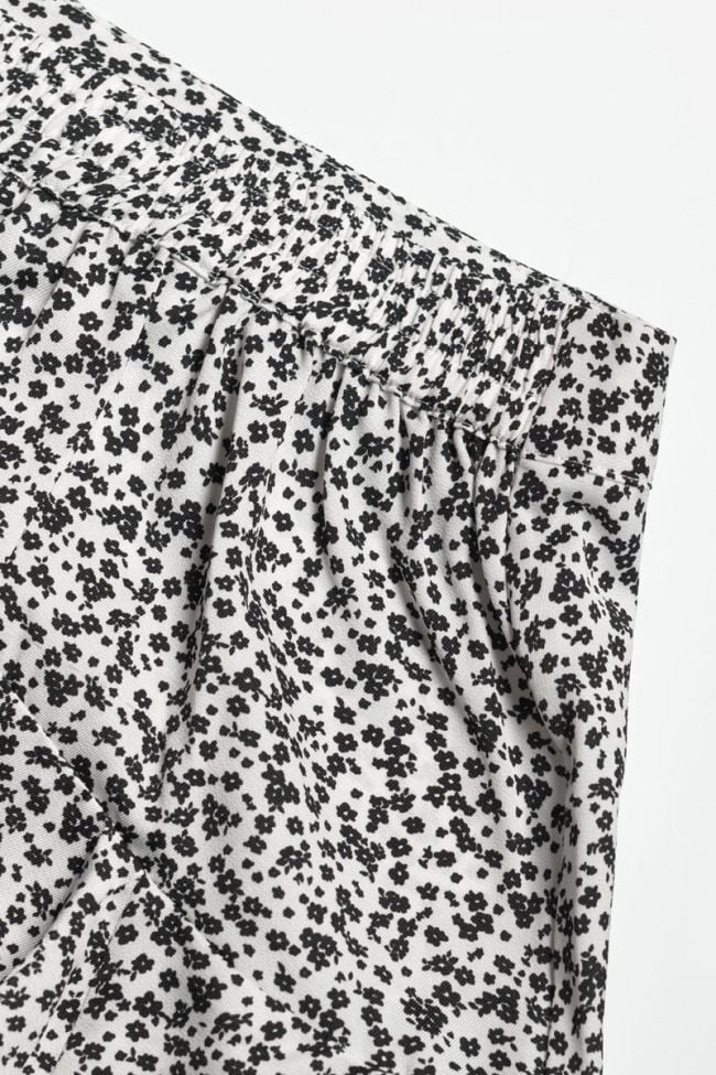 Jupe short Leoragi à motif floral noir et blanc